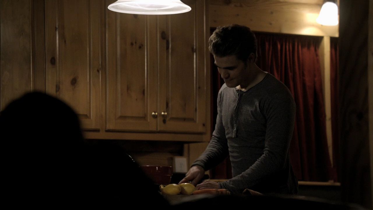 214VampireDiaries0658.jpg
