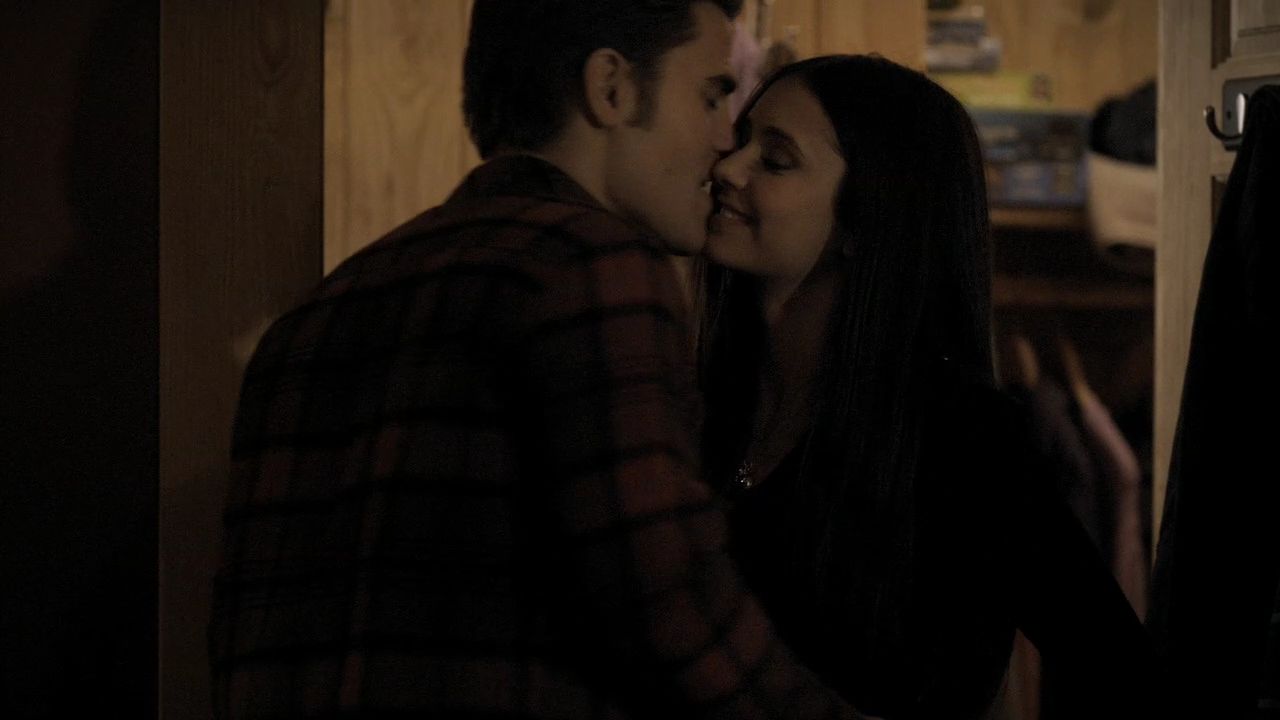 214VampireDiaries0721.jpg