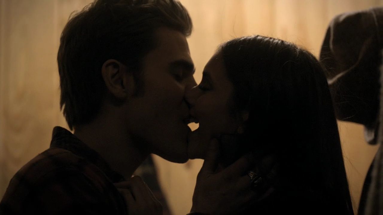 214VampireDiaries0731.jpg