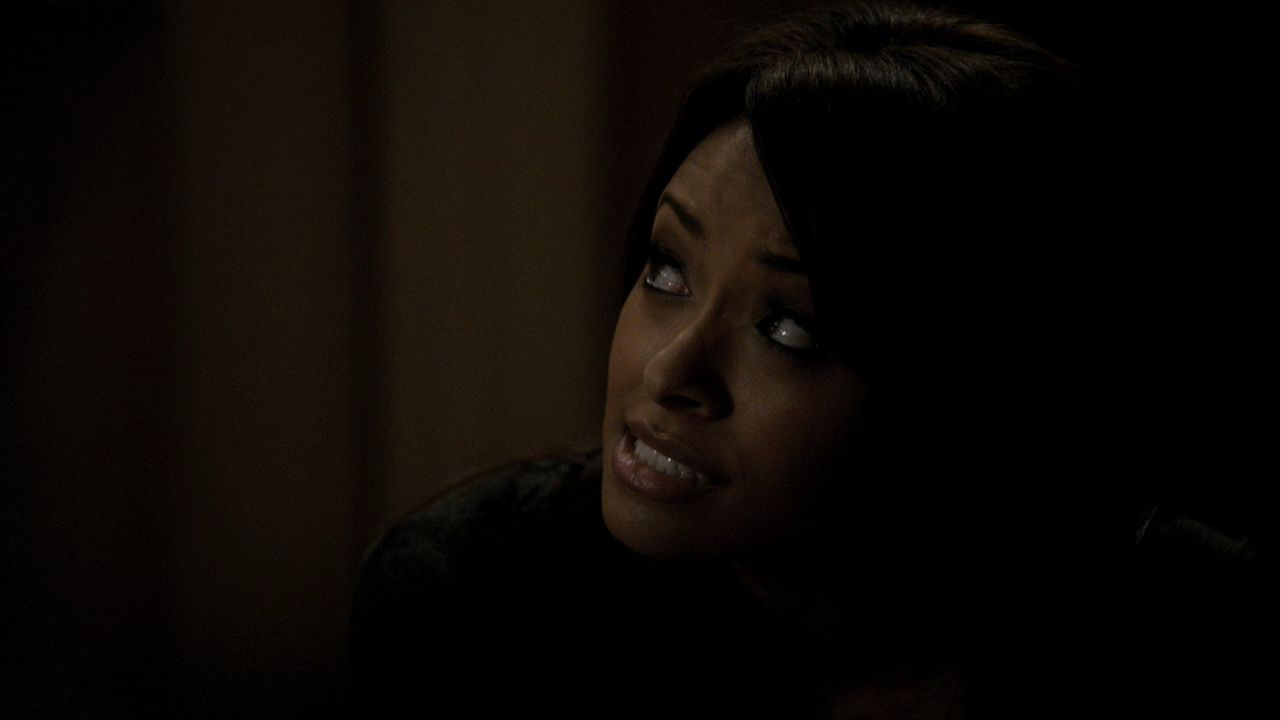 214VampireDiaries0802.jpg