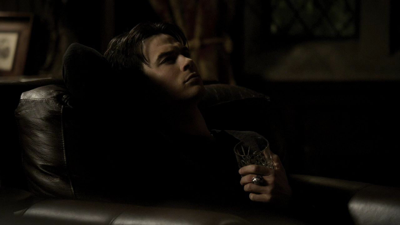 214VampireDiaries0852.jpg