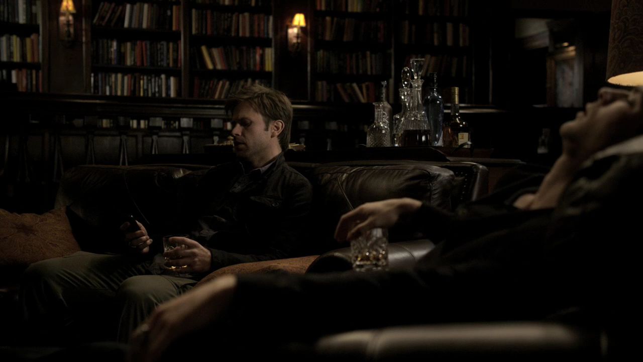 214VampireDiaries0883.jpg
