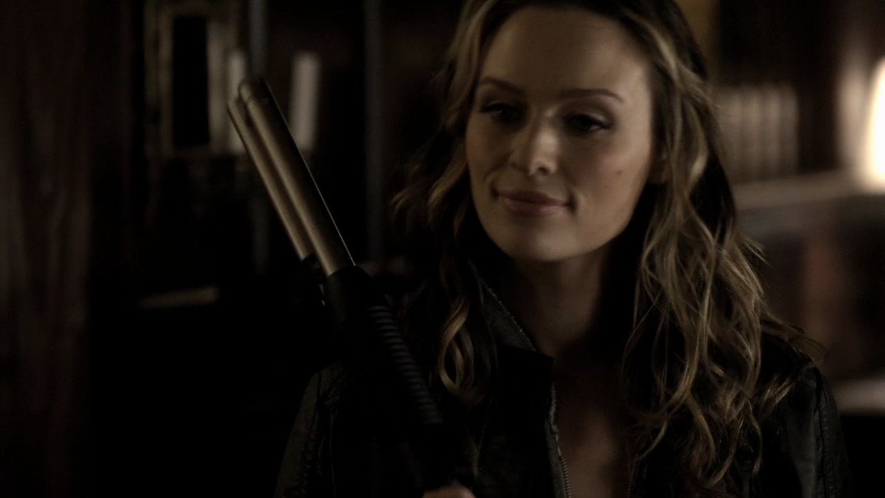 214VampireDiaries0920.jpg