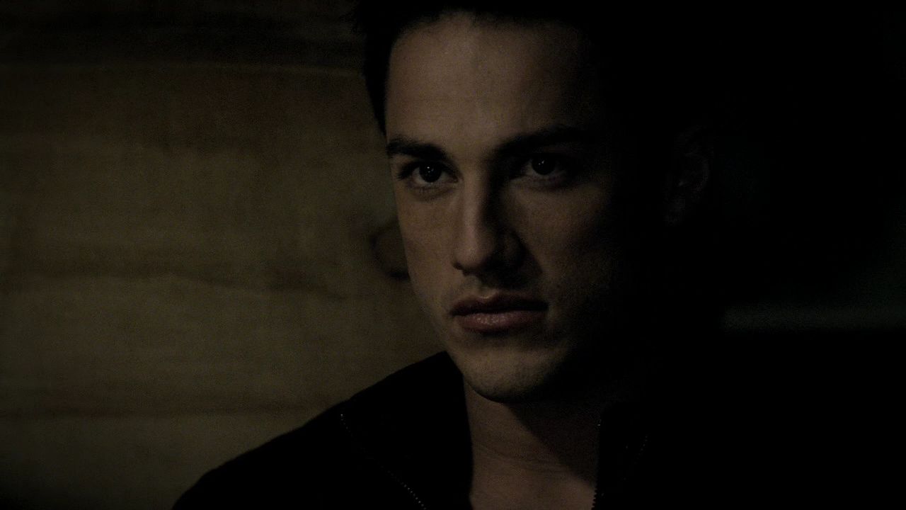 214VampireDiaries0966.jpg