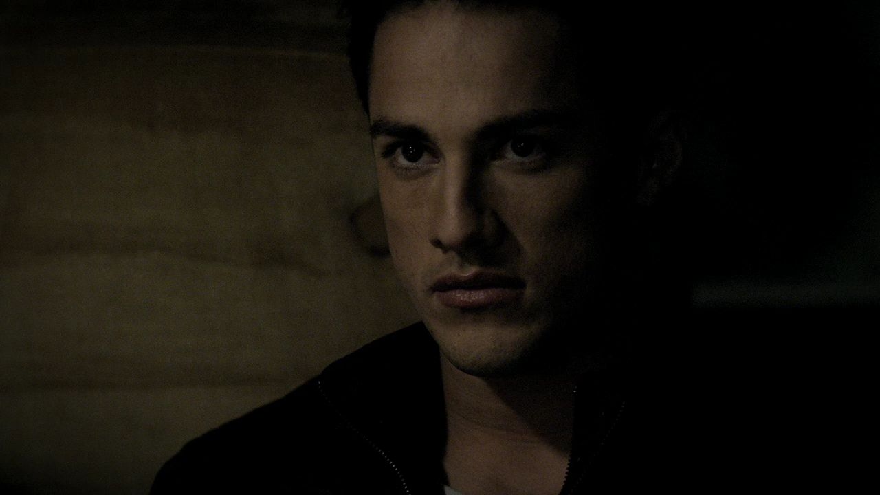 214VampireDiaries0971.jpg