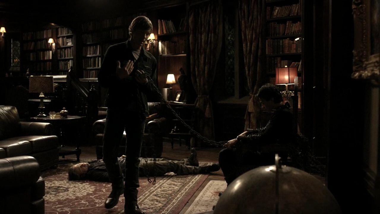 214VampireDiaries1039.jpg