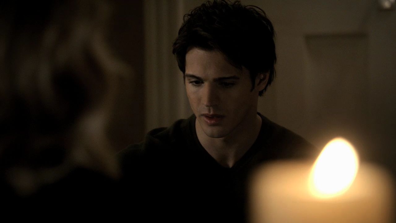 214VampireDiaries1118.jpg