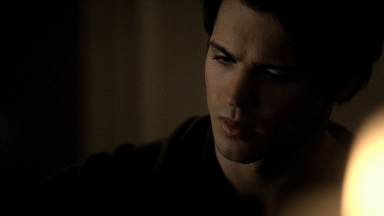 214VampireDiaries1138.jpg