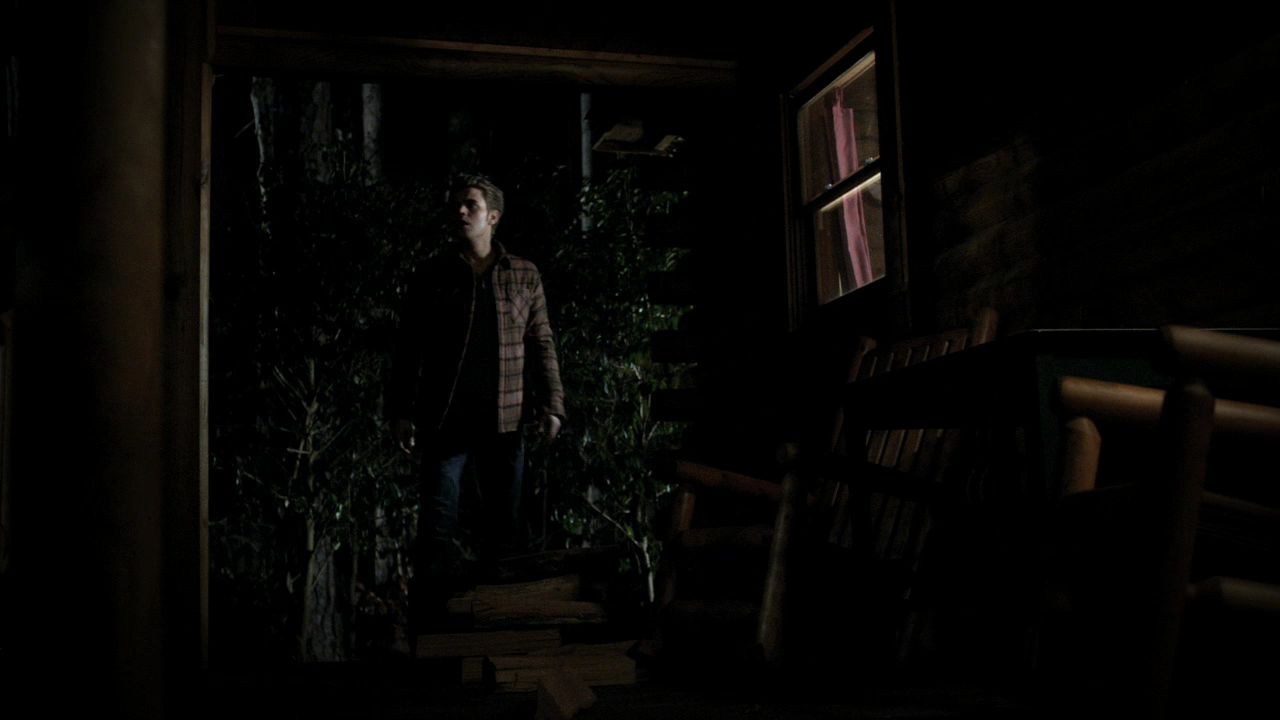 214VampireDiaries1146.jpg