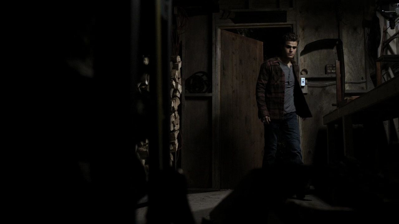 214VampireDiaries1149.jpg