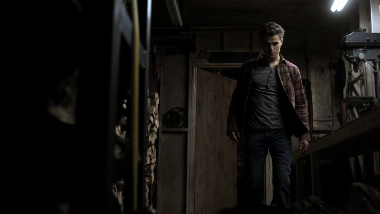 214VampireDiaries1150.jpg