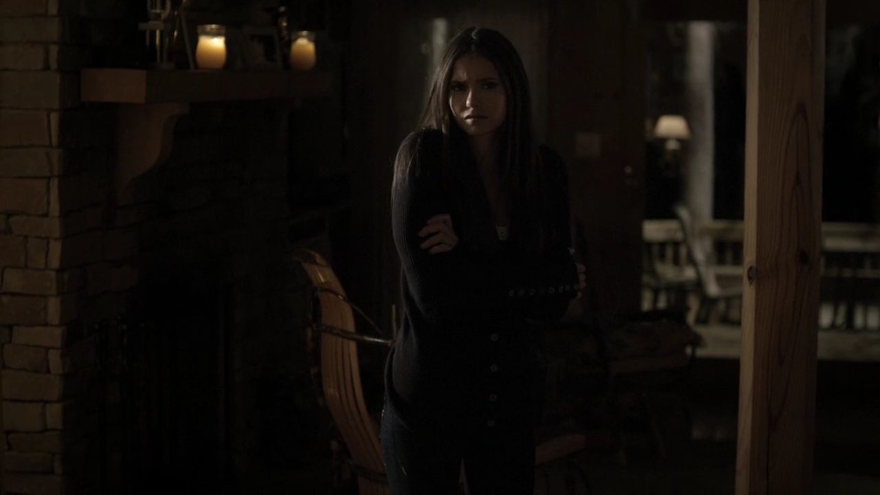 214VampireDiaries1210.jpg