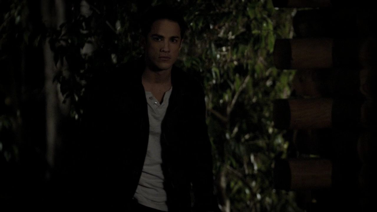214VampireDiaries1307.jpg