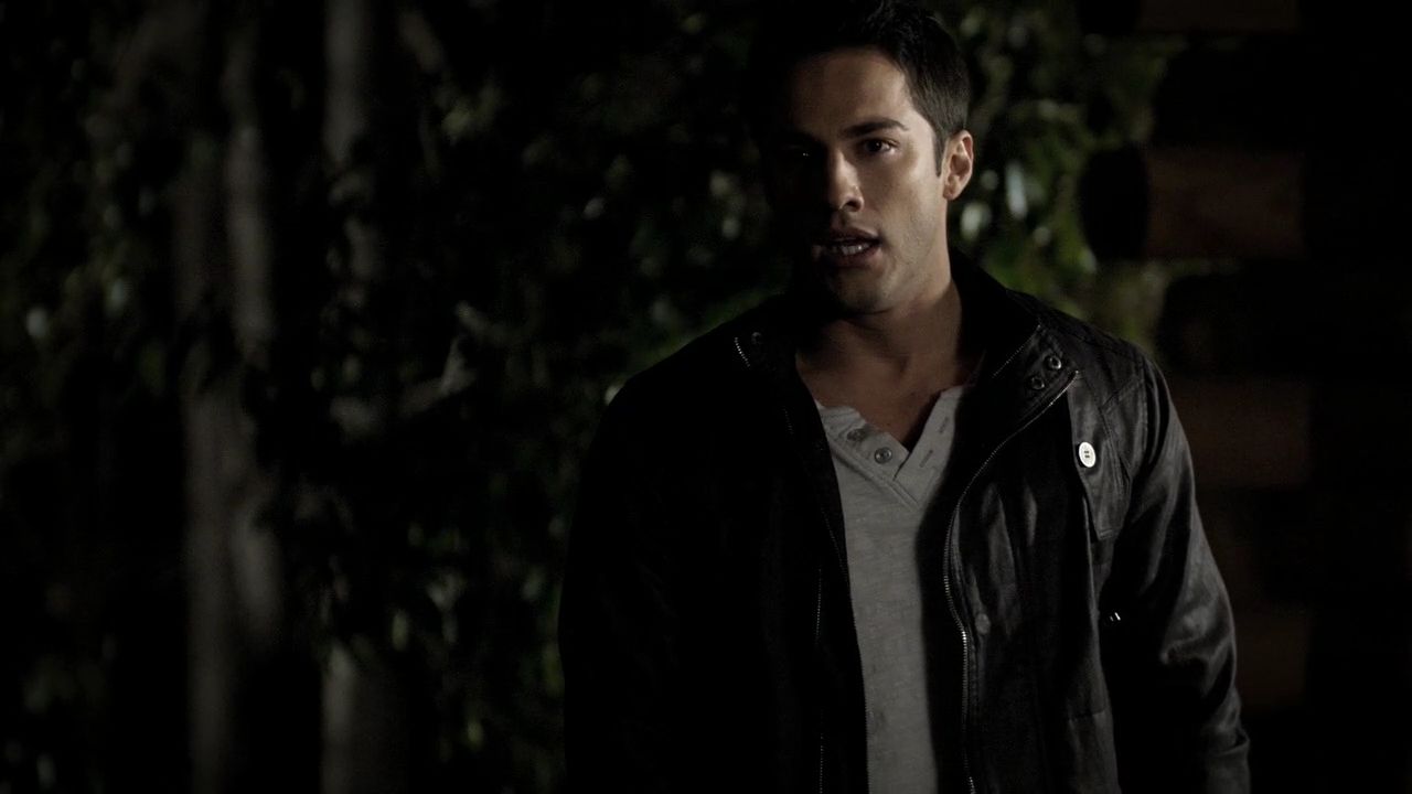 214VampireDiaries1325.jpg