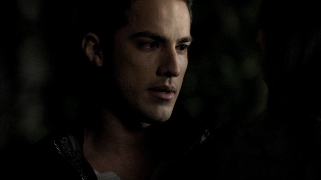214VampireDiaries1332.jpg
