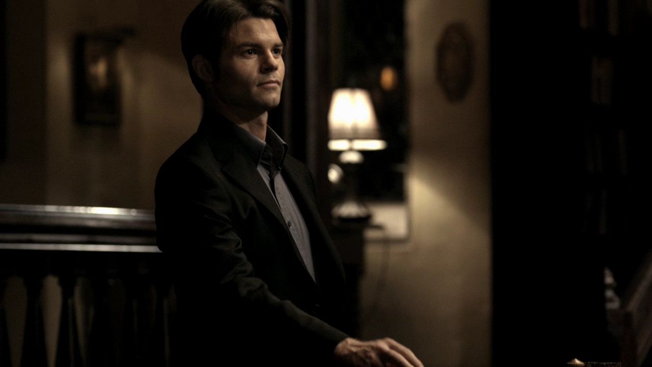 214VampireDiaries1369.jpg