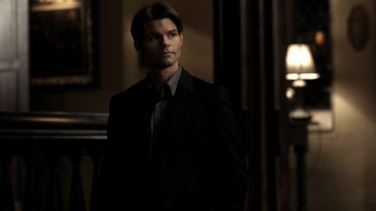 214VampireDiaries1371.jpg