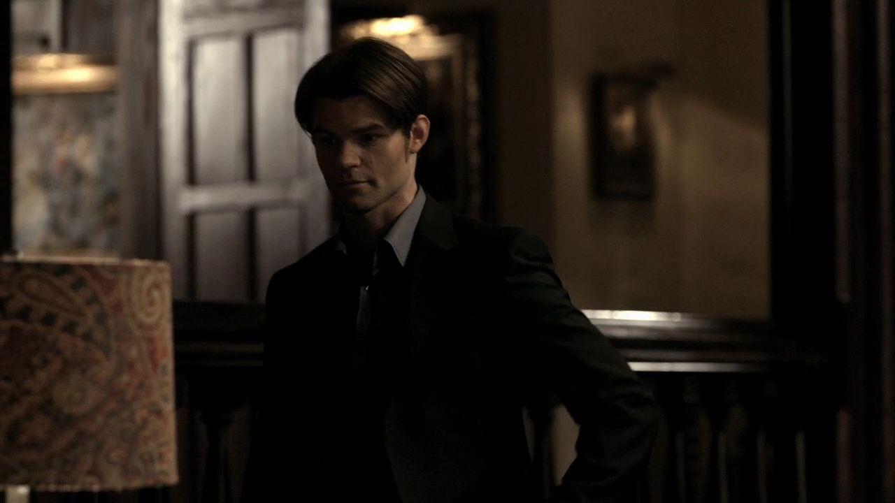 214VampireDiaries1373.jpg