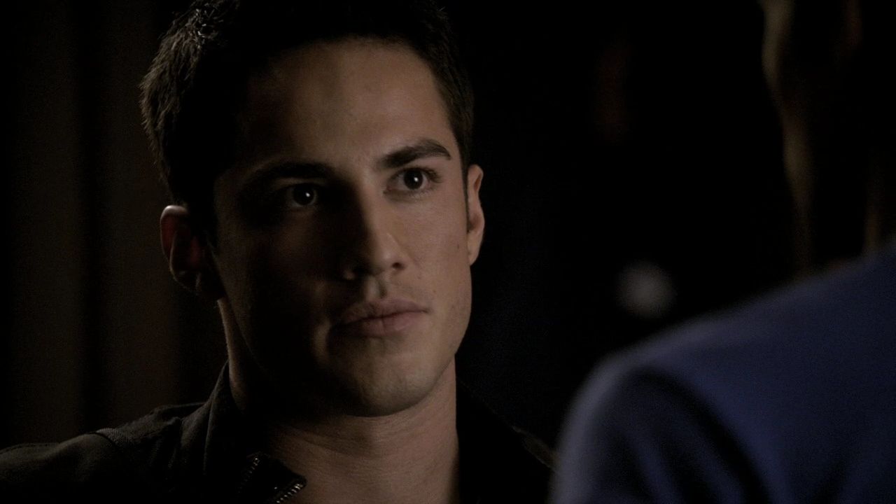 214VampireDiaries1594.jpg