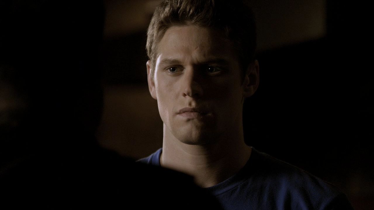 214VampireDiaries1598.jpg