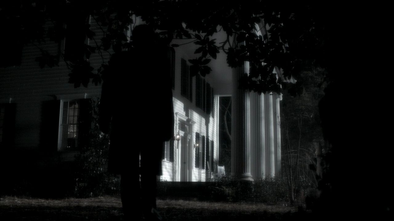215VampireDiaries0010.jpg
