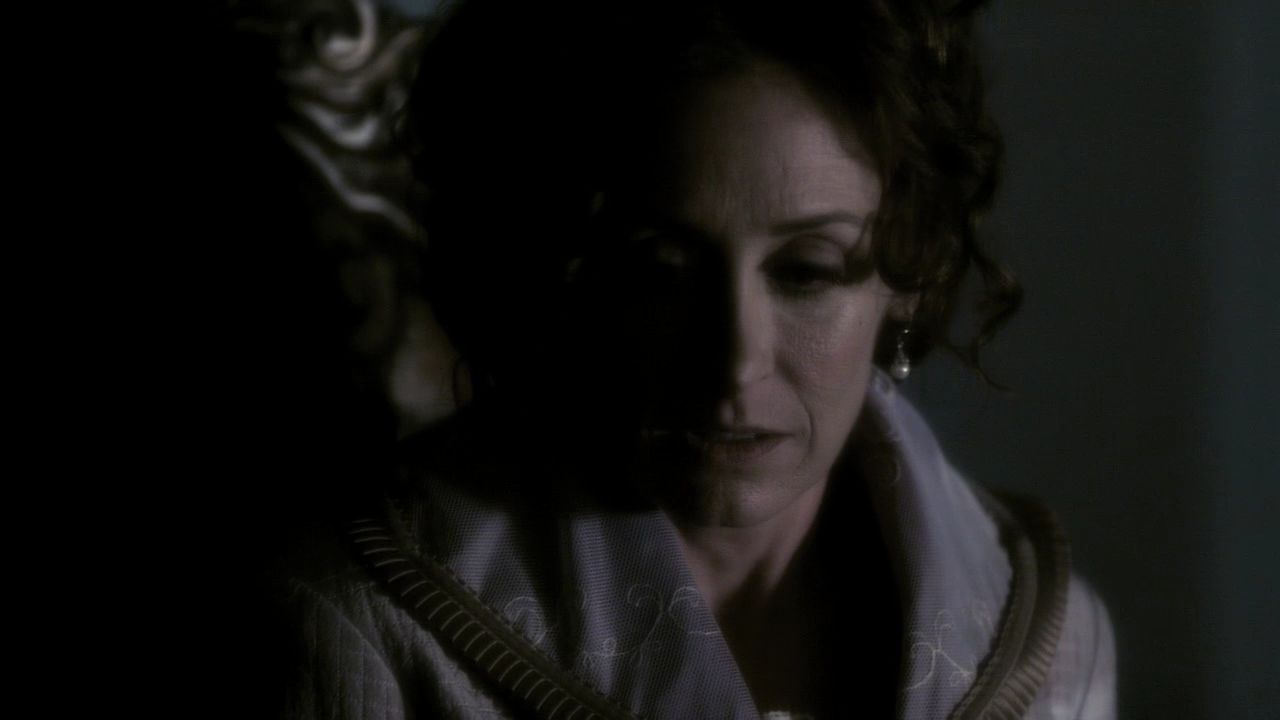 215VampireDiaries0041.jpg
