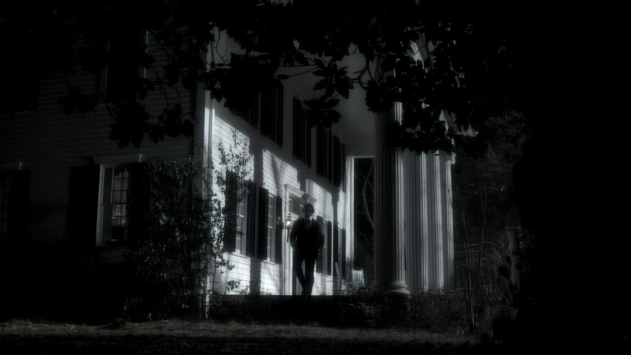 215VampireDiaries0042.jpg