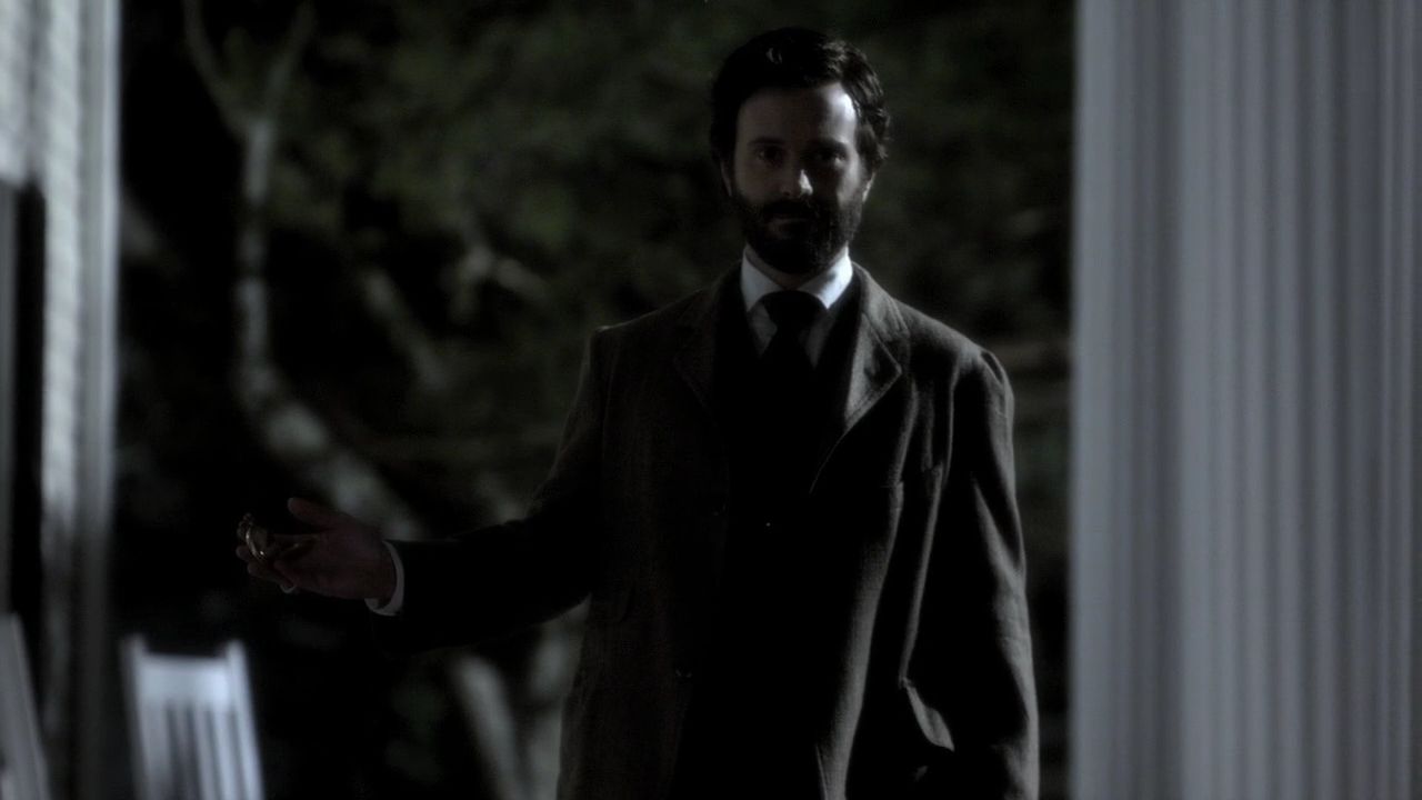 215VampireDiaries0051.jpg