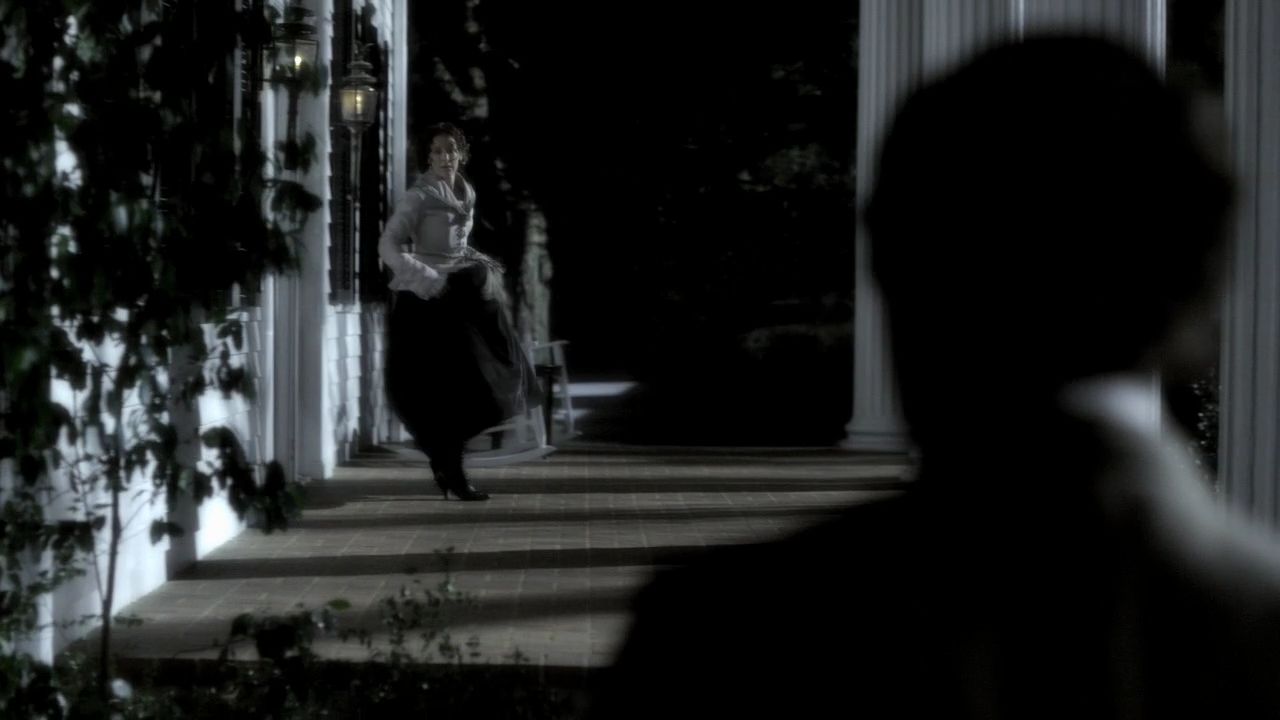 215VampireDiaries0069.jpg