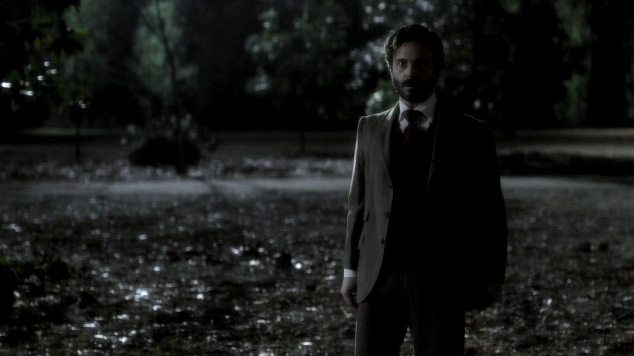 215VampireDiaries0081.jpg