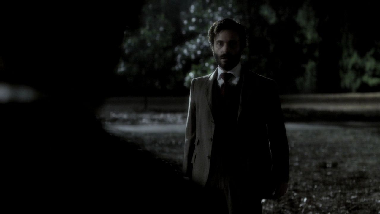 215VampireDiaries0082.jpg