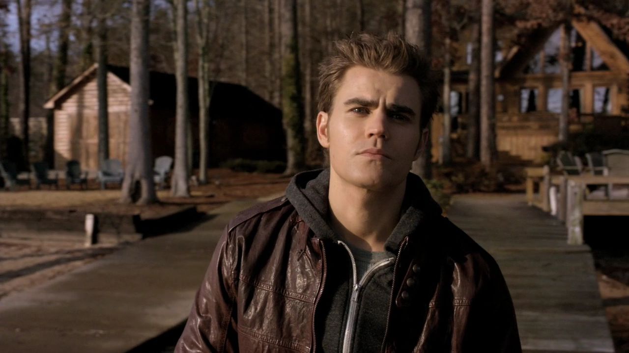 215VampireDiaries0101.jpg