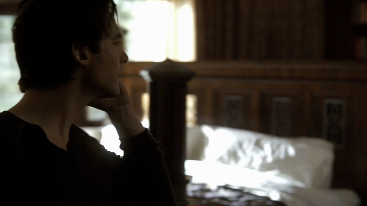 215VampireDiaries0108.jpg