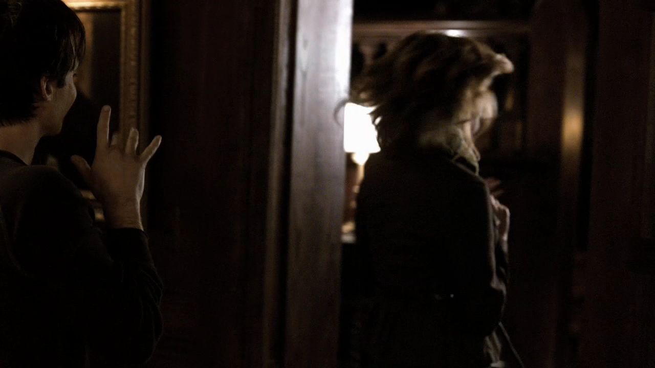 215VampireDiaries0118.jpg