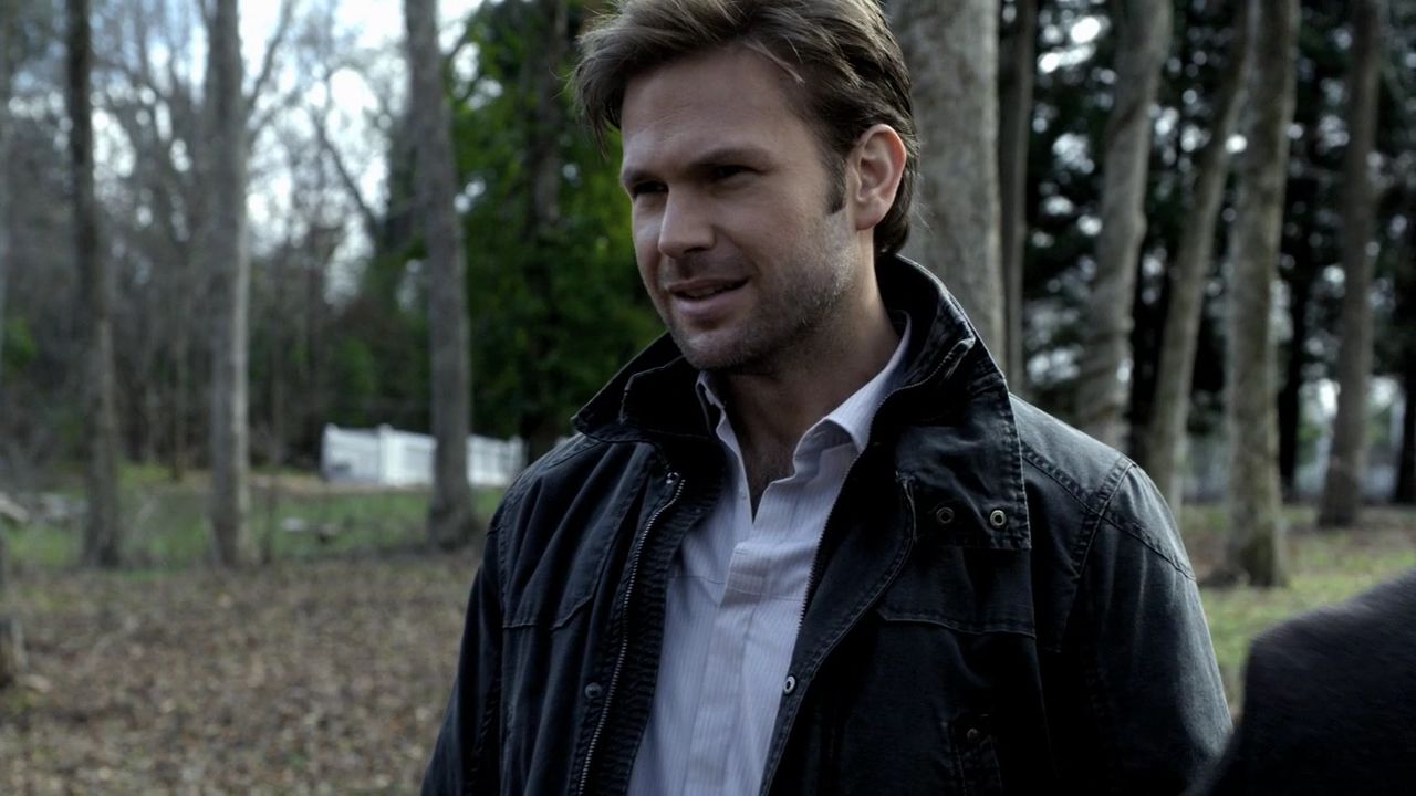 215VampireDiaries0208.jpg