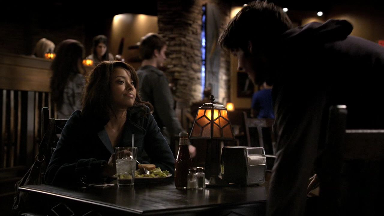 215VampireDiaries0216.jpg
