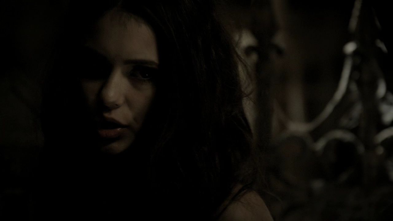 215VampireDiaries0551.jpg