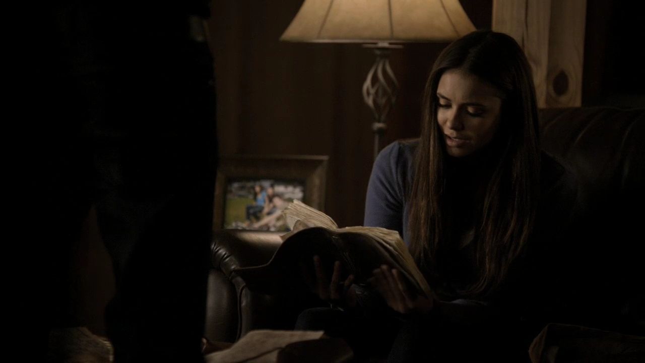 215VampireDiaries0999.jpg