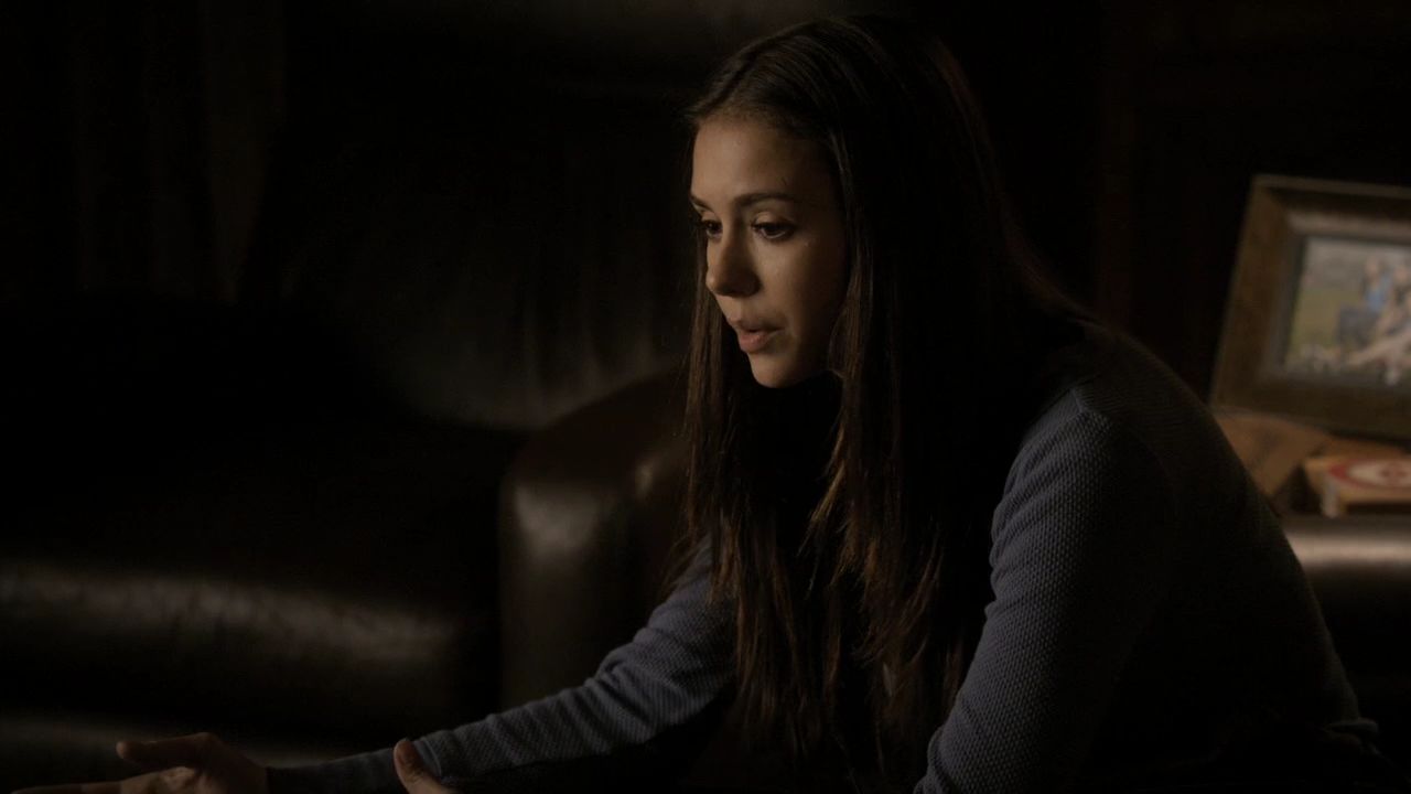 215VampireDiaries1019.jpg
