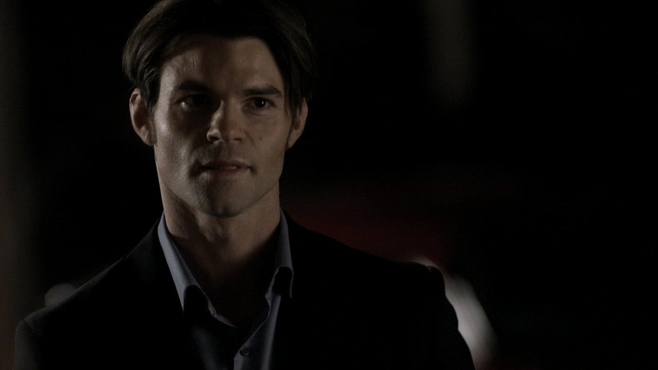215VampireDiaries1537.jpg