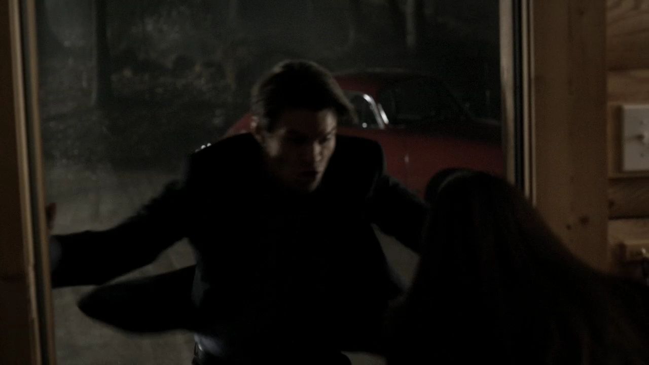 215VampireDiaries1577.jpg