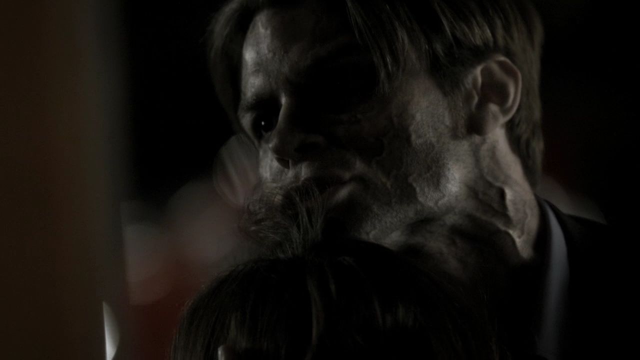 215VampireDiaries1603.jpg