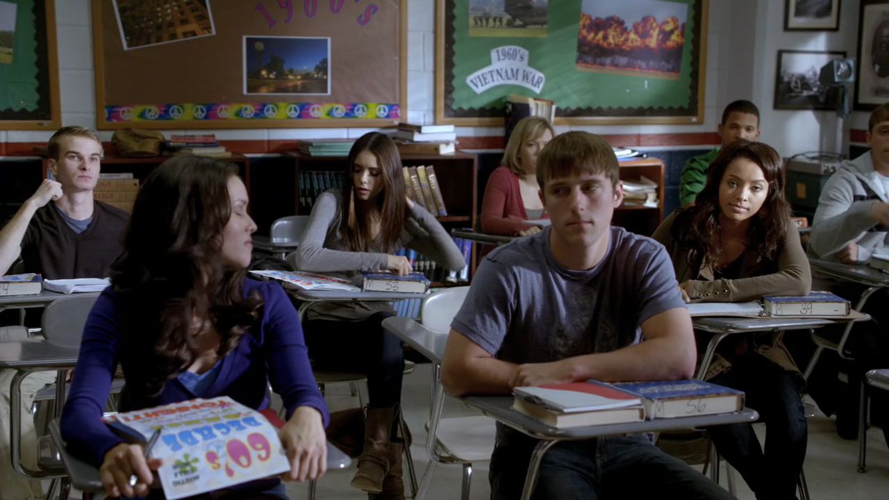 218VampireDiaries0333.jpg