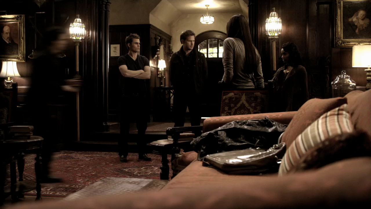 218VampireDiaries0505.jpg
