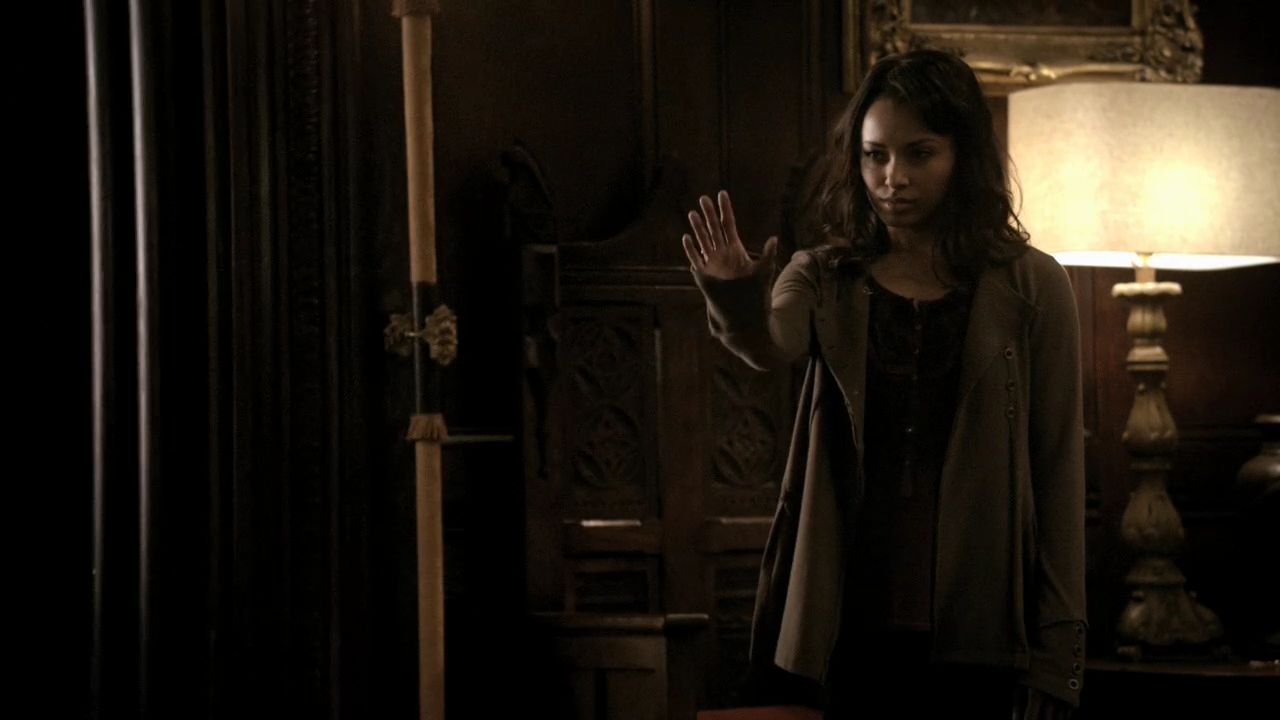 218VampireDiaries0507.jpg