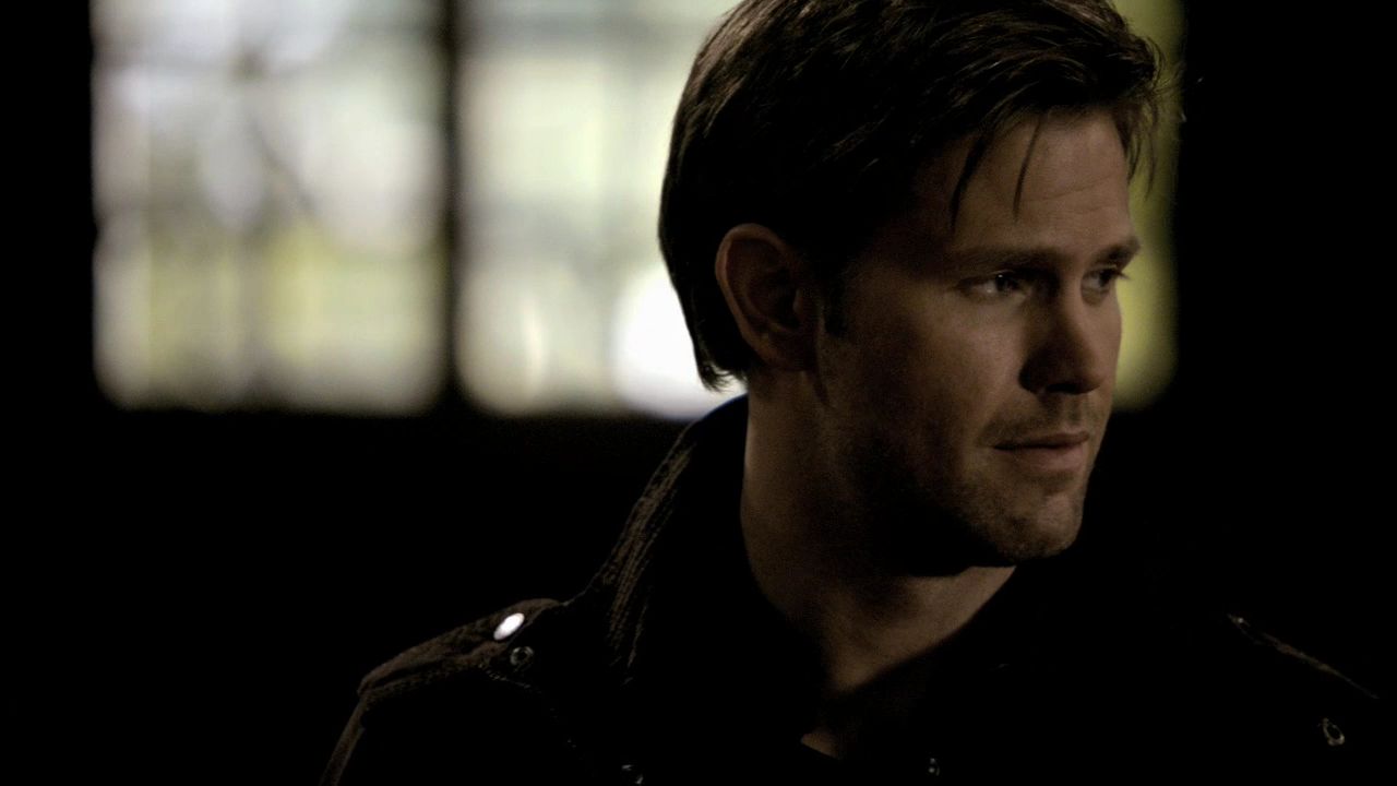218VampireDiaries0510.jpg