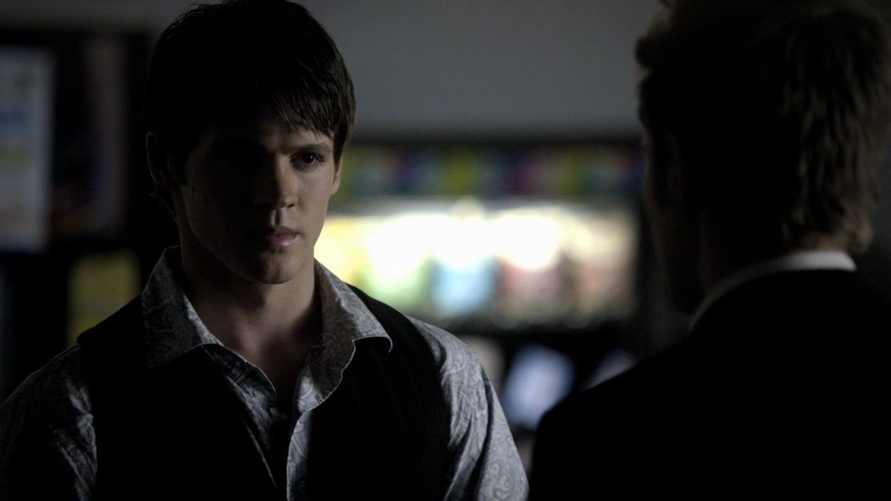218VampireDiaries1012.jpg