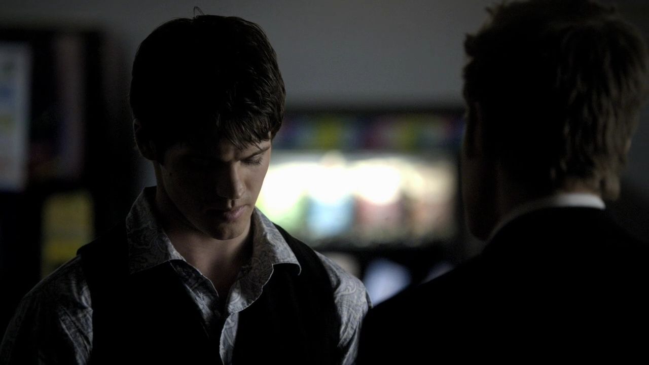 218VampireDiaries1015.jpg