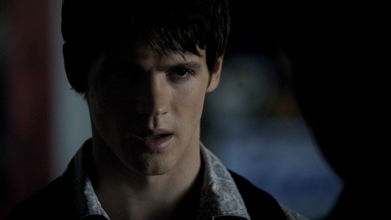 218VampireDiaries1022.jpg