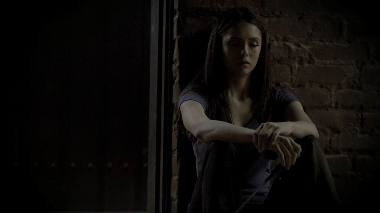 219VampireDiaries0003.jpg
